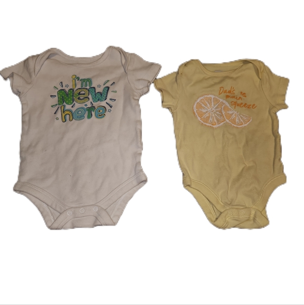 💓3/$15 Set of 2 Girl's Short Sleeve Bodysuits 3-6 Months